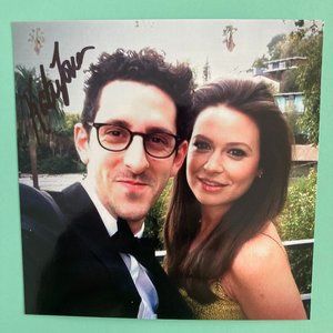 Katie Lowes (Only) Signed Photo 4X4 TV Scandal / Broadway Waitress Adam Shapiro